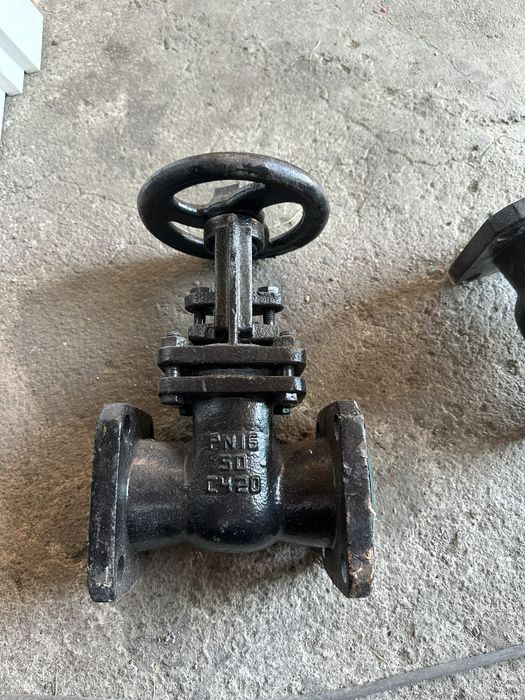 Продам новые задвижки