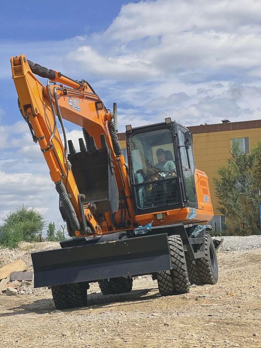 Аренда колёсного экскаватора, экскаватор