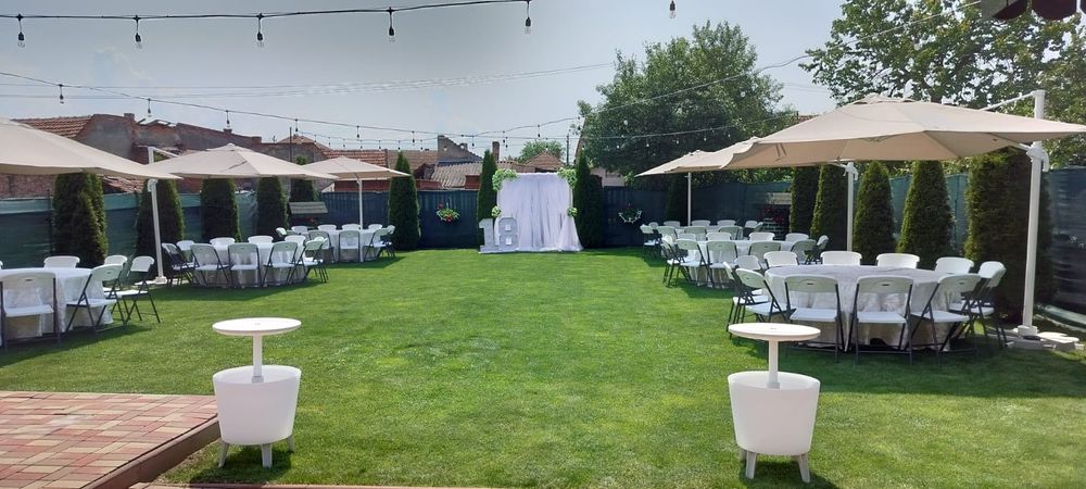 Scaune chiavari evenimente și mese rotunde evenimente