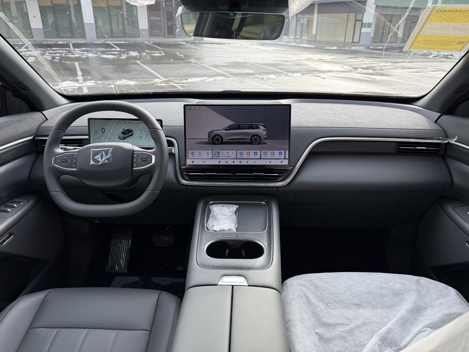 Dongfeng 008 Gibrid Ultra Qoraga qora  2026 Restayling 1 yil garantiya