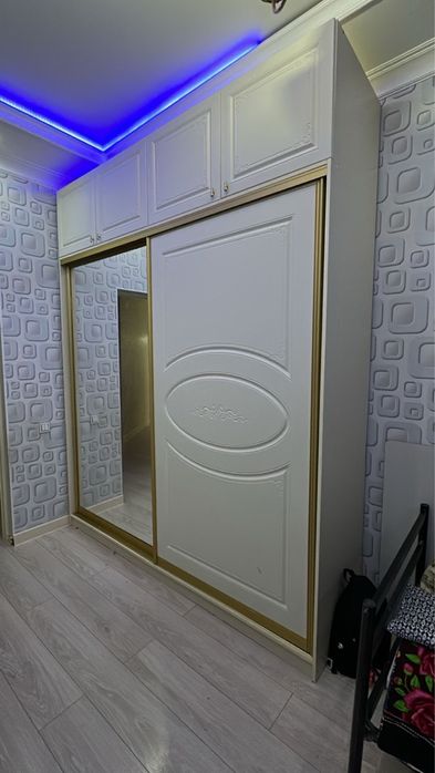 Шкаф для одежды высокий