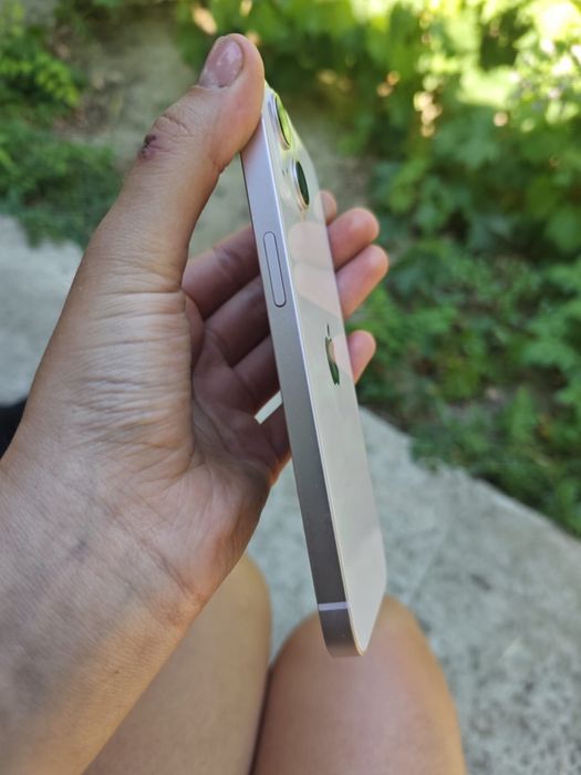 Vand Iphone 13 in perfecta stare