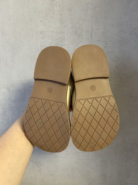 Белые туфли для девочки, размер 28 (как новые)