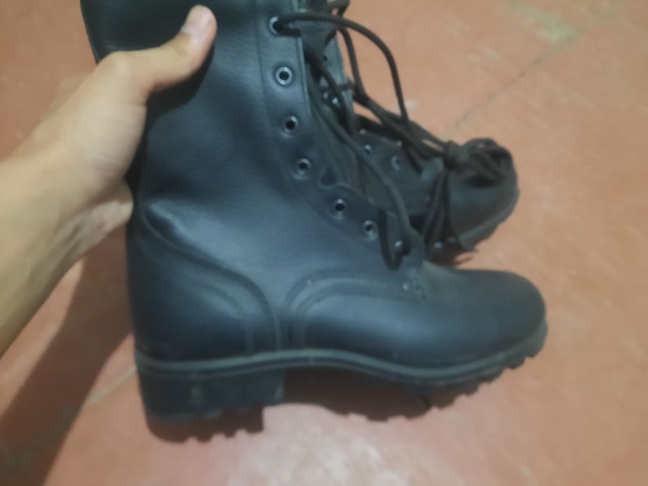 Продам качественнын берцы летние