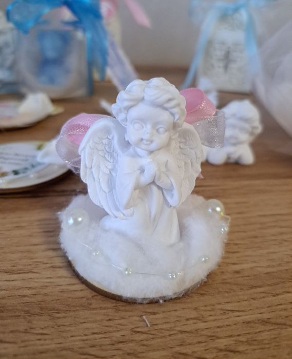 Ръчно изработени подаръчета за гости - ангелчета, крила, кутийки. Етик