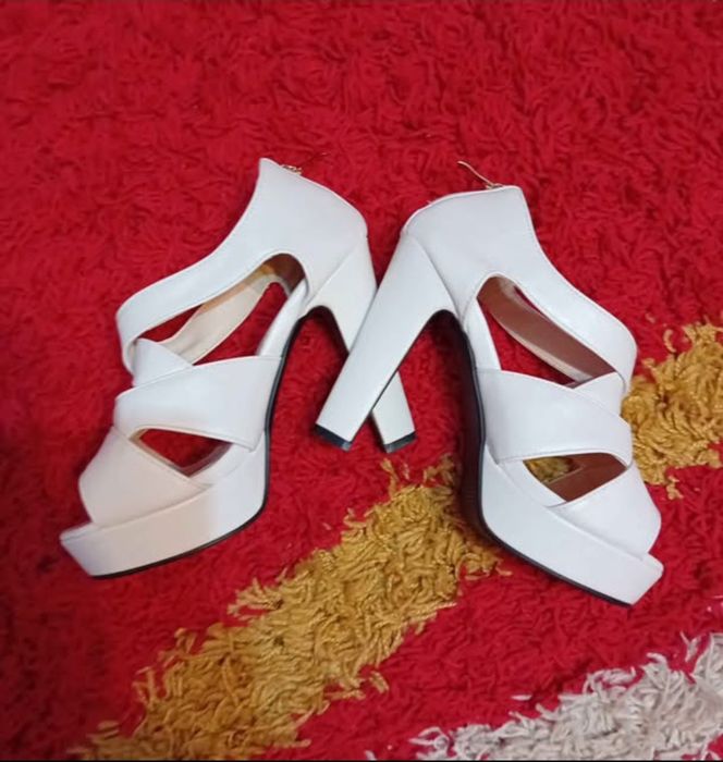 Sandale dama cu platforma și toc inalt