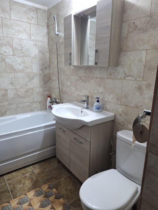 Vand apartament 3 camere in CFR