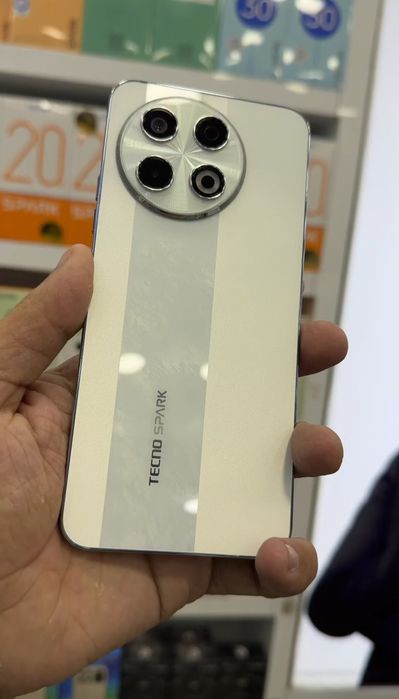 Srochna Tecno Spark 30 pro telefonni sotiladi.