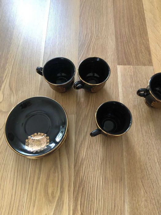 Ceainic din porțelan vechi, lucrat manual / farfurii cobalt