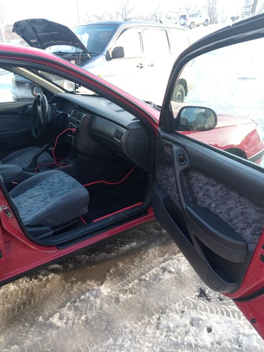 Карина е тойота седан 95 1.8 об