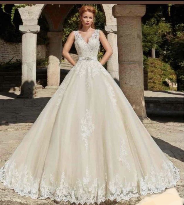 Inchiriez sau Vand Rochie mireasa Anastasia