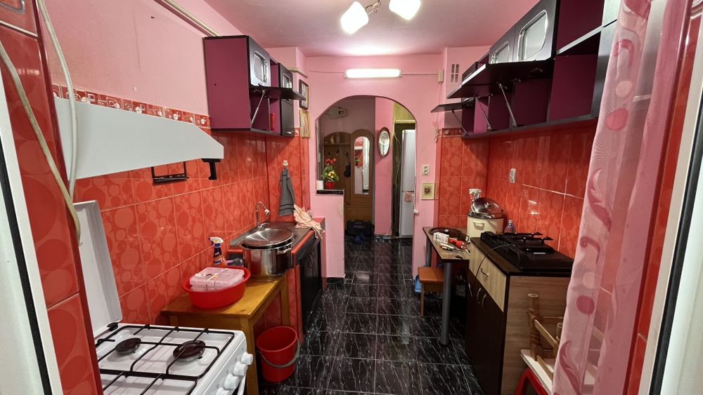 Apartament 2 camere decomandat 2/3Curtea de Argeș