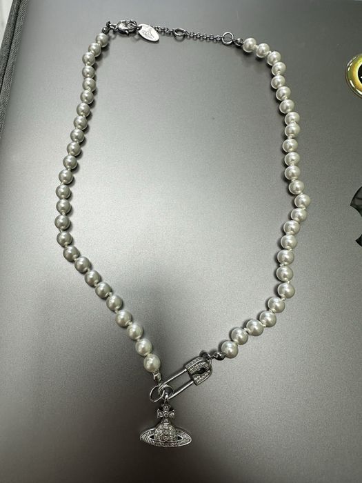 Colier Vivienne Westwood cu perle de cultura