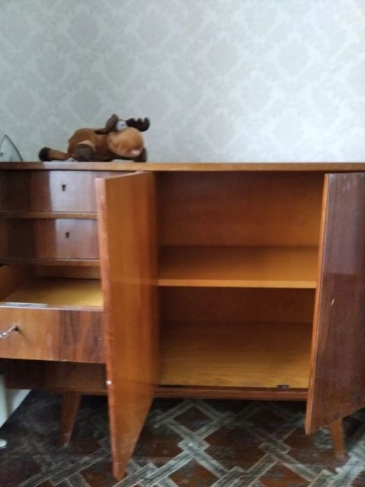 Продам большие тумбочки