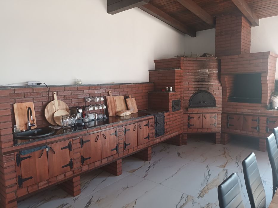 Seminee tip centrala și barbeque