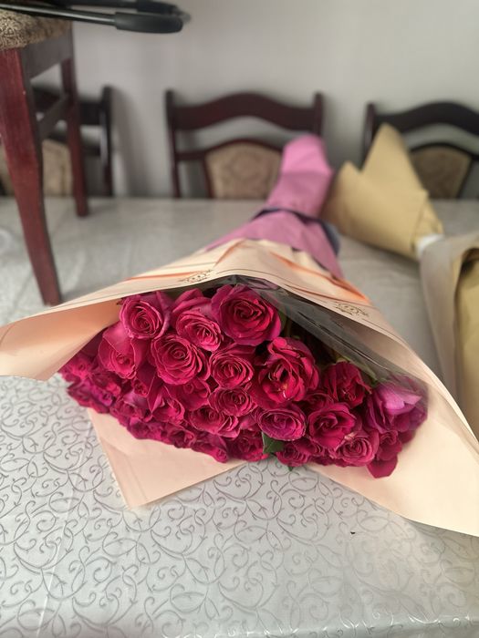 Розы метровые свежие