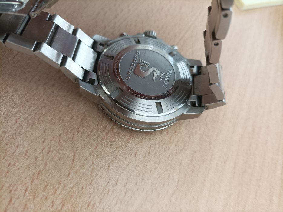 Продавам мъжки часовник Tissot