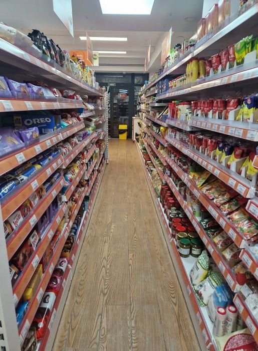 Vand rafturi vitrine magazin alimentar