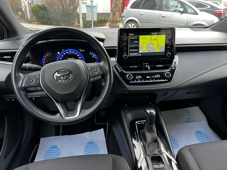 Toyota corolla 2021/11-1,8 hibid /52 mii km !!