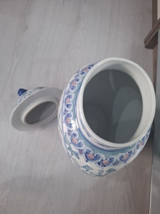 Порцеланова китайска ваза ръчна изработка