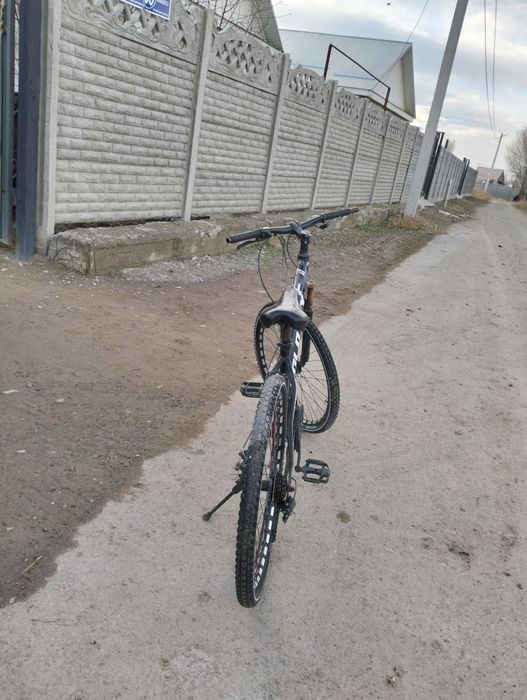 Продается велосипед в среднем состояний