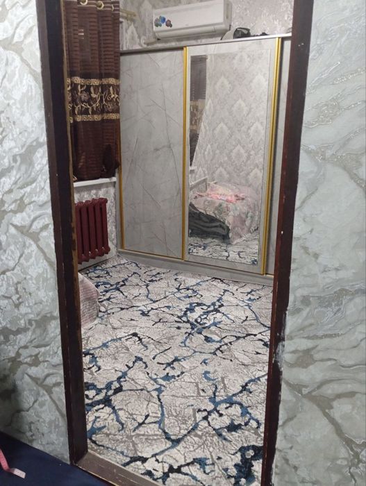 Navoiy shahrida 1 xona 2 xona qilingan uymiz sotiladi narhinikelishamz