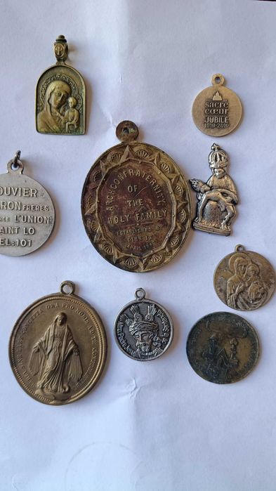 lot AMULTE medalioane RELIGIOASE cateva sunt din ARGINT