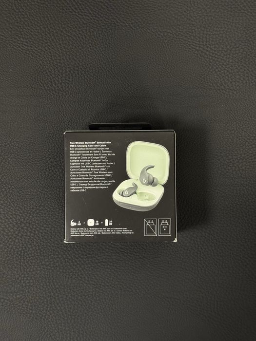 Продавам нови Beats FIT PRO