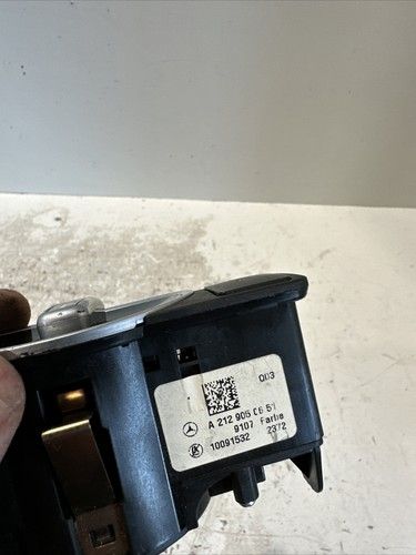 Ключ за фарове 2.2 CDI за Mercedes W212 (2012) A2129050651