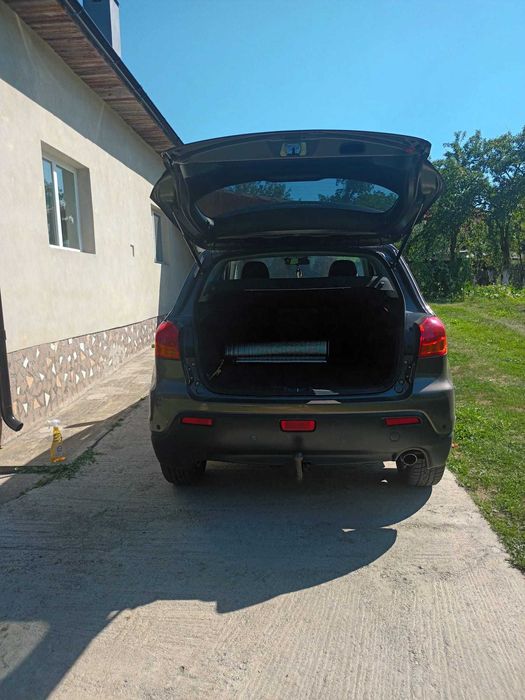 Vând mithubisi asx an 2011