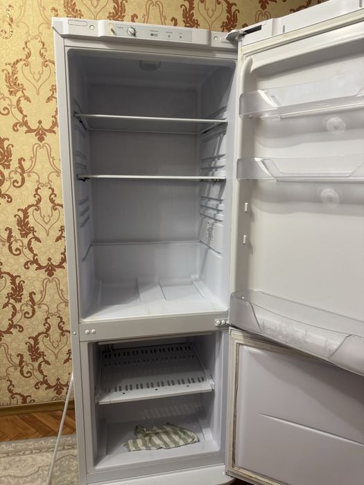 Холодильник с рабочей морозильной камерой