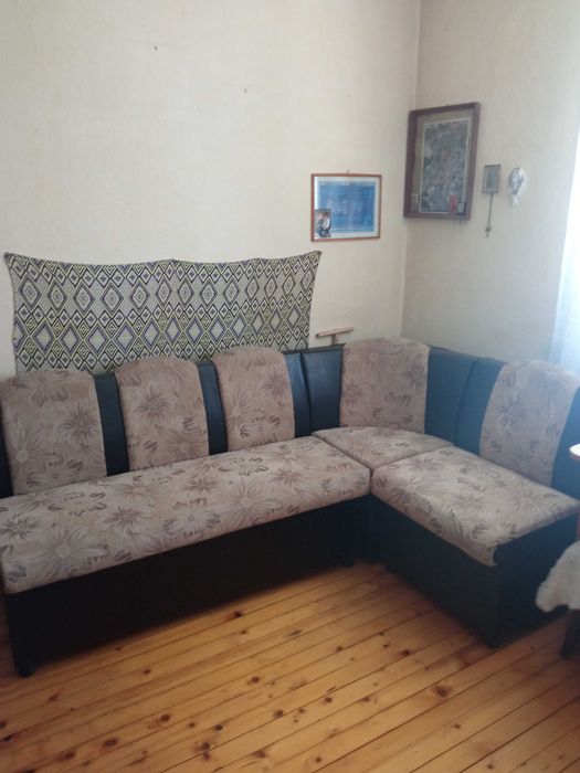 Кухненски ъгъл от плат и кожа.
