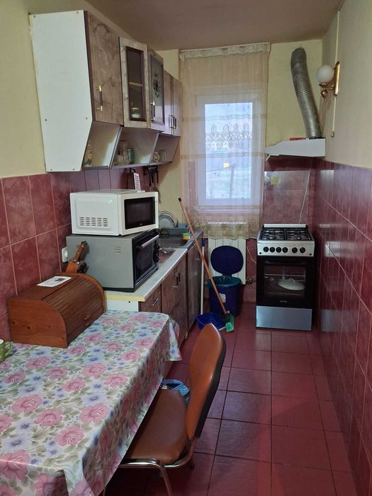 Închiriez apartament