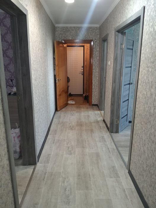 4-комн квартира , 8 мкр 2 этаж