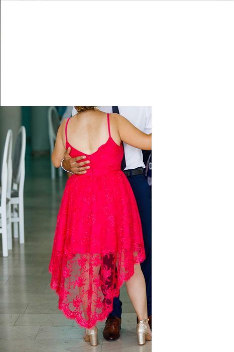 Vand rochie eleganta cu trena