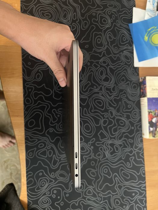 Продам Macbook pro 2018