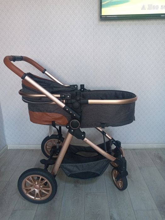 Продам детскую прогулочный коляску Teknum