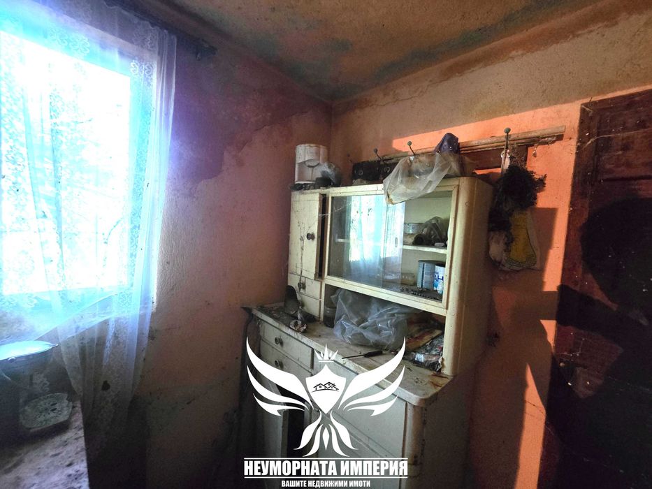 Продавам двуетажна вила/къща 99РЗП с 965кв.м. двор в село Югово общ.Лъки