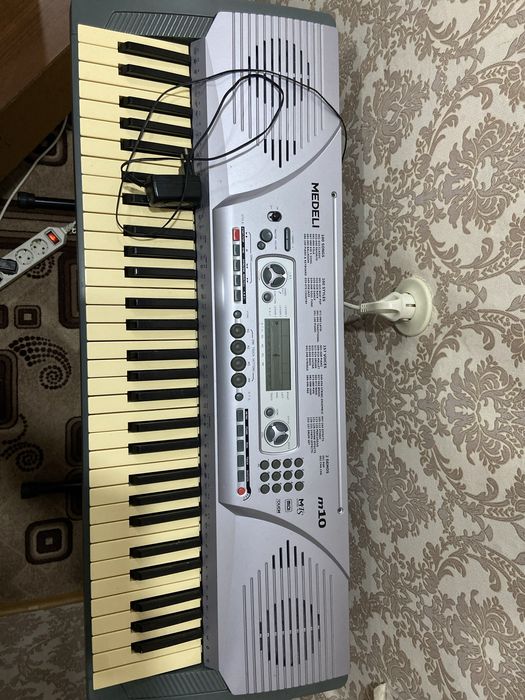 Синтезатор medeli m10