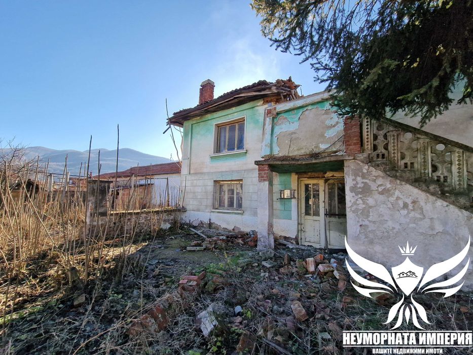 Продавам стара къща 165РЗП с хубав двор 610кв. в с.Тополово