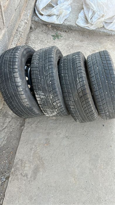 Продам комплект размер 15 на тайоту