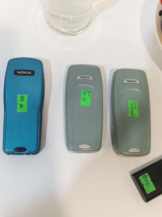Telefon perfect funcțional special pentru colecție