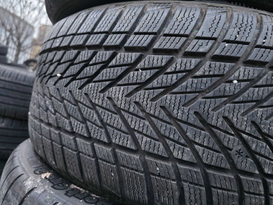 2бр Зимни гуми 245 45 18 - Goodyear - DOT 2023