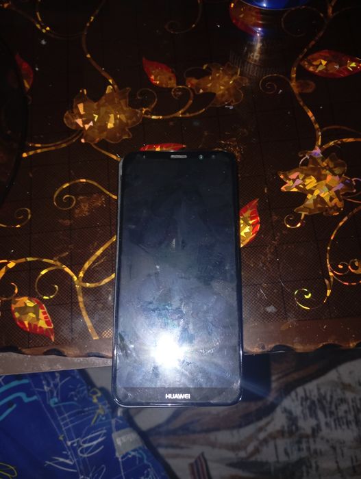 Смартфон на запчасти Huawei Mate10 lite