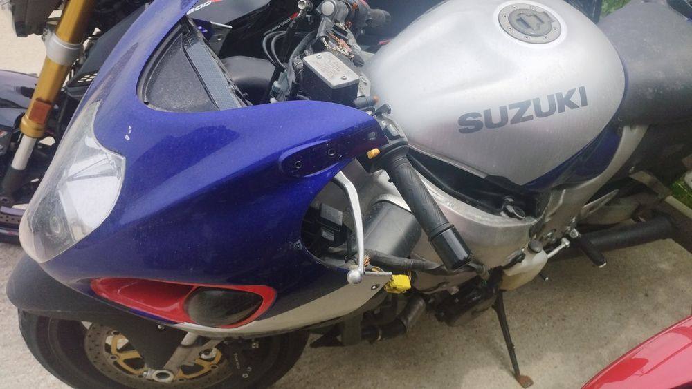 Dezmembrez Suzuki Gsxr 1300 Hayabusa model 1999-2007