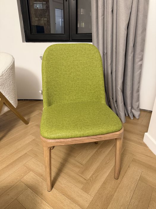 Стул с металическим корпусом