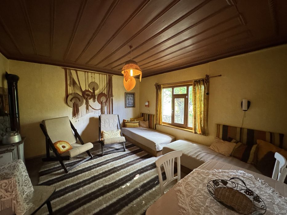 Продава къща в с. Долно Сахране, общ. Павел баня