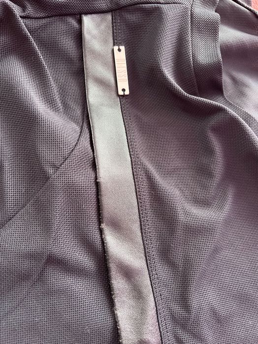 Прекрасна блуза Алеса ,с ефирен акцент от едната страна !