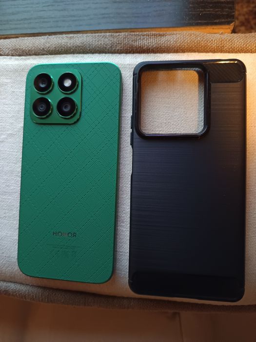 Хонор х8б нов,защитно стъкло,лукс гръб,зелена еко кожа на гърба