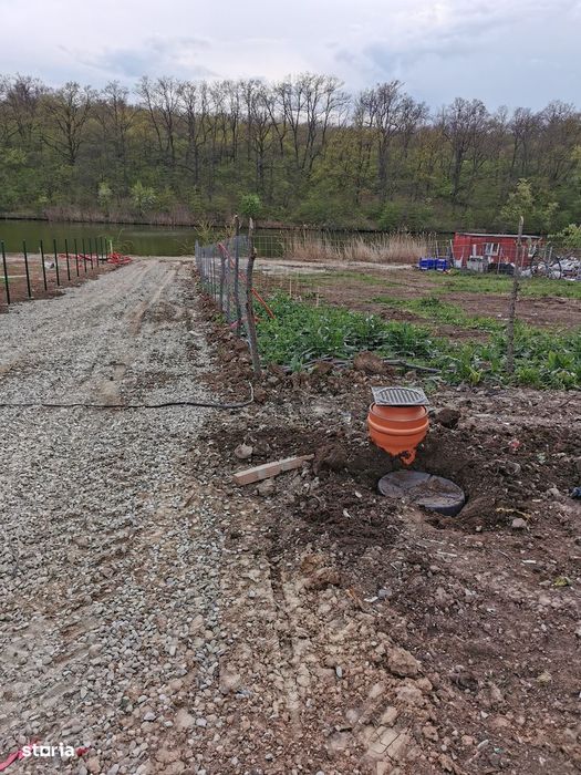 Teren Intravilan cu vedere la Lac si Padure, Toate Utilitatile